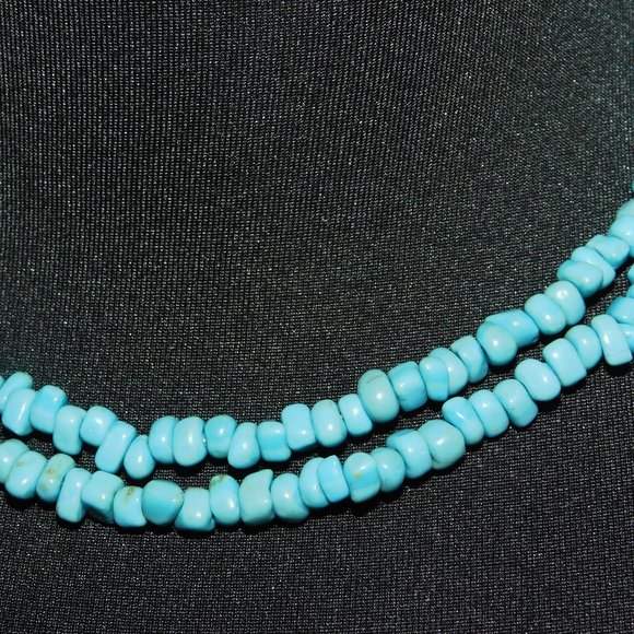 Gorgeous Turquoise Necklace 18 Inches - Picture 5 of 9